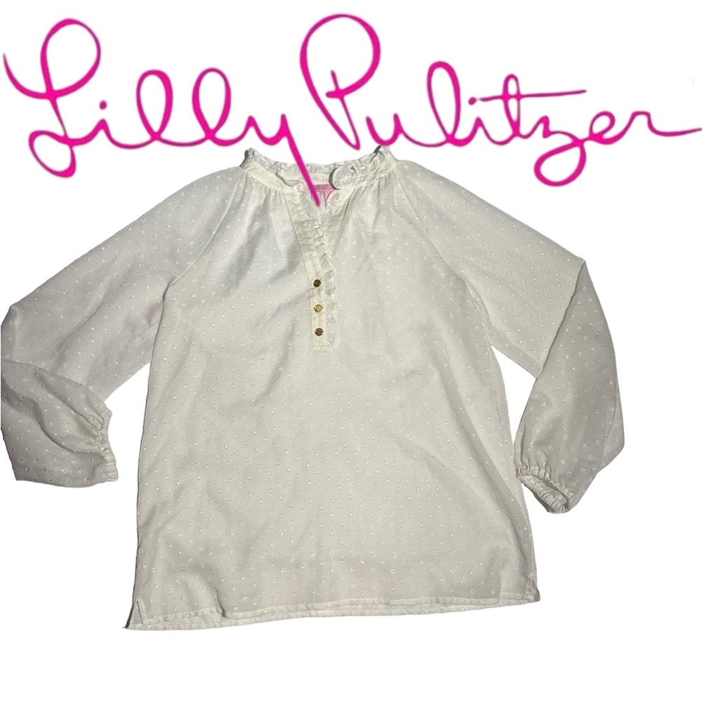 Lilly Pulitzer white top in size S. Beautiful detail throughout. Lilly buttons